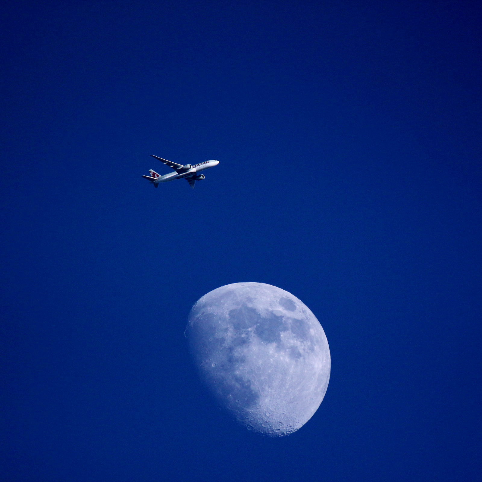 Letadlo a měsíc