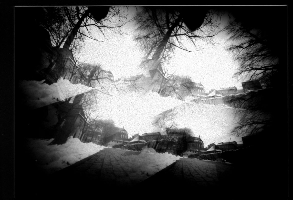 Domečky čtyřdírkou - Pinhole